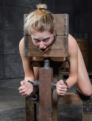 femme_discrete_00